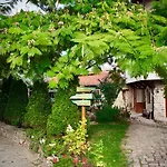 H By Hambar * Vama Veche