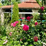 Gazde/Camere de închiriat H By Hambar