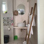 Gazde/Camere de închiriat H By Hambar *