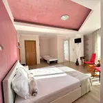 H By Hambar Gazde/Camere de închiriat *