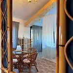 Gazde/Camere de închiriat H By Hambar *