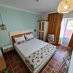 H By Hambar Gazde/Camere de închiriat *
