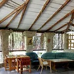 H By Hambar Gazde/Camere de închiriat *