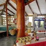 H By Hambar Gazde/Camere de închiriat *