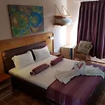 H By Hambar Gazde/Camere de închiriat Vama Veche