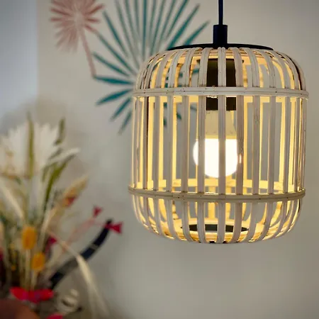 H By Hambar Gazde/Camere de închiriat