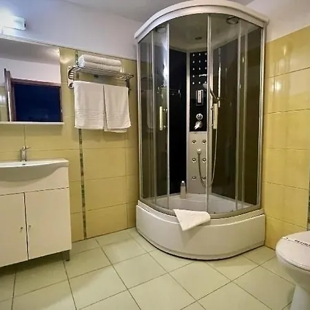 Gazde/Camere de închiriat H By Hambar