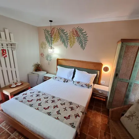 H By Hambar * Vama Veche