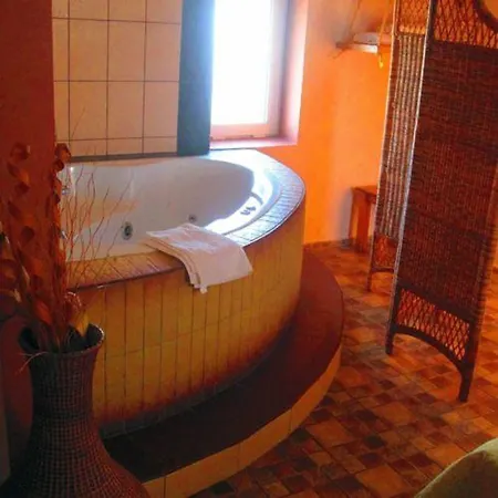 H By Hambar * Vama Veche