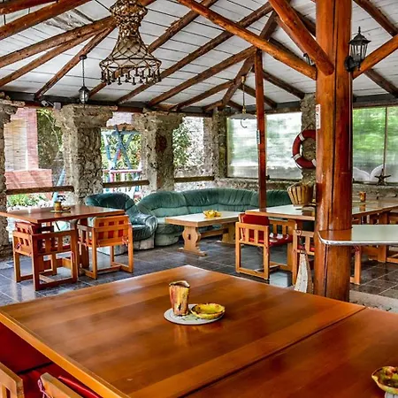 H By Hambar Gazde/Camere de închiriat Vama Veche