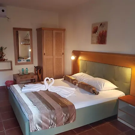 H By Hambar Gazde/Camere de închiriat *