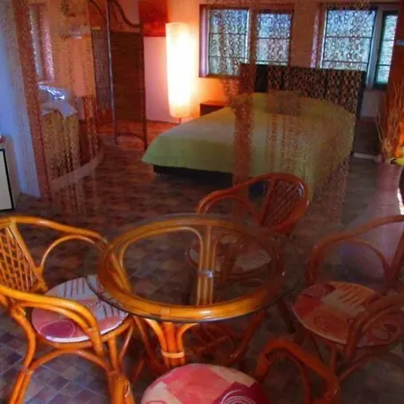 Habitación en casa particular H By Hambar *