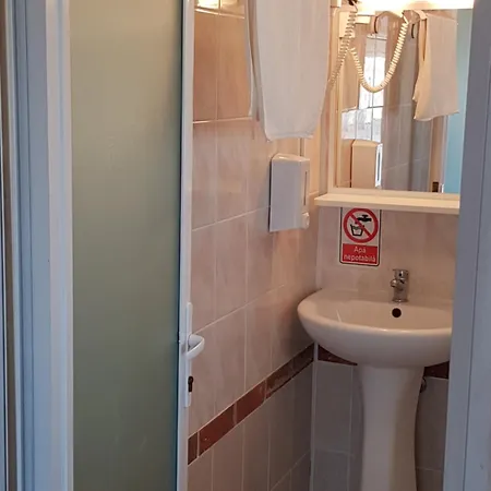 H By Hambar Habitación en casa particular