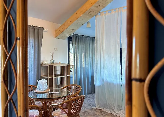 Проживание в семье H By Hambar *