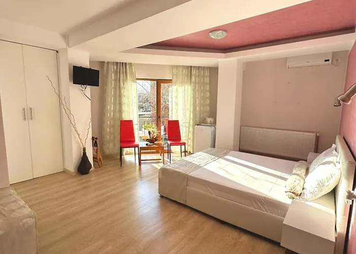 H By Hambar Проживание в семье Вама-Веке