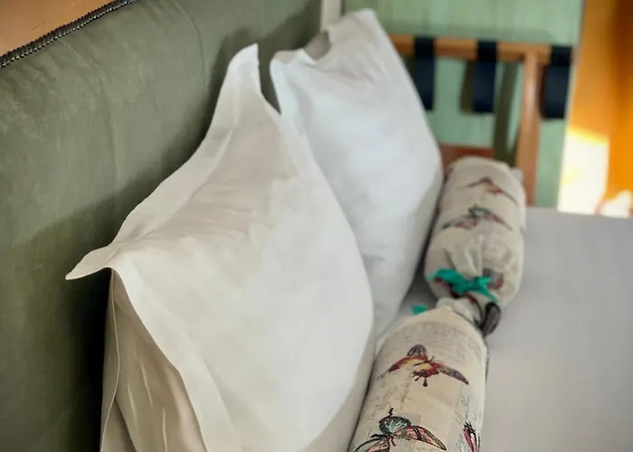 Проживание в семье H By Hambar *