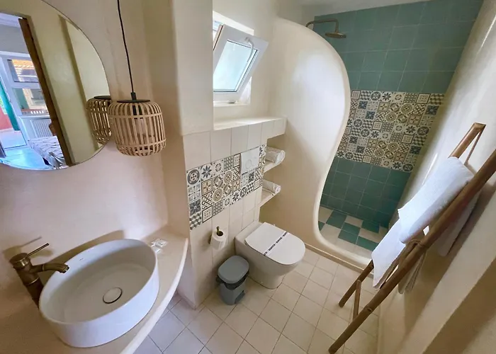 H By Hambar Проживание в семье *